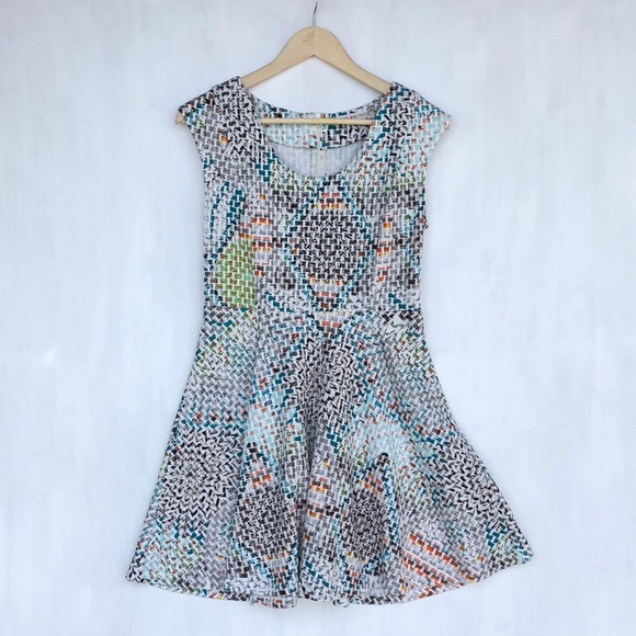 Colorful A Lined dresss. - Picture 1 of 3